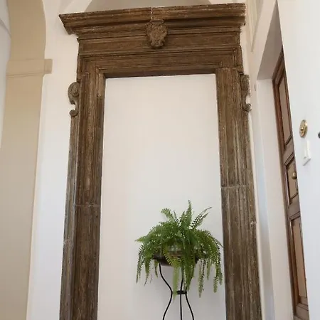 Palazzo Genga Apartment *
